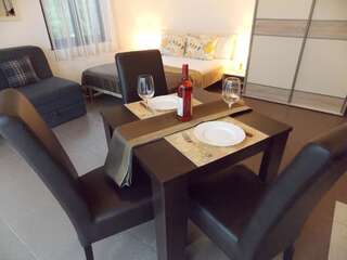 Апартаменты Apartments Villa PM Котор Номер-студио с балконом и видом на море-1